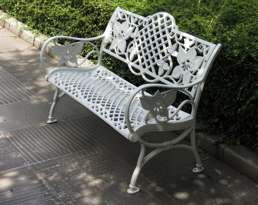 Садовая скамейка из литого алюминия White Lily Кит Маркет