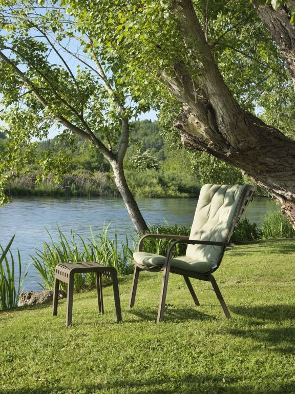 Лаунж-кресло пластиковое регулируемое Folio тортора Nardi