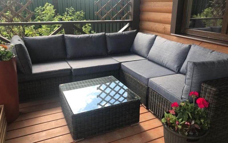 Лаунж зона KARL 5 со столом/пуфом Royal Family