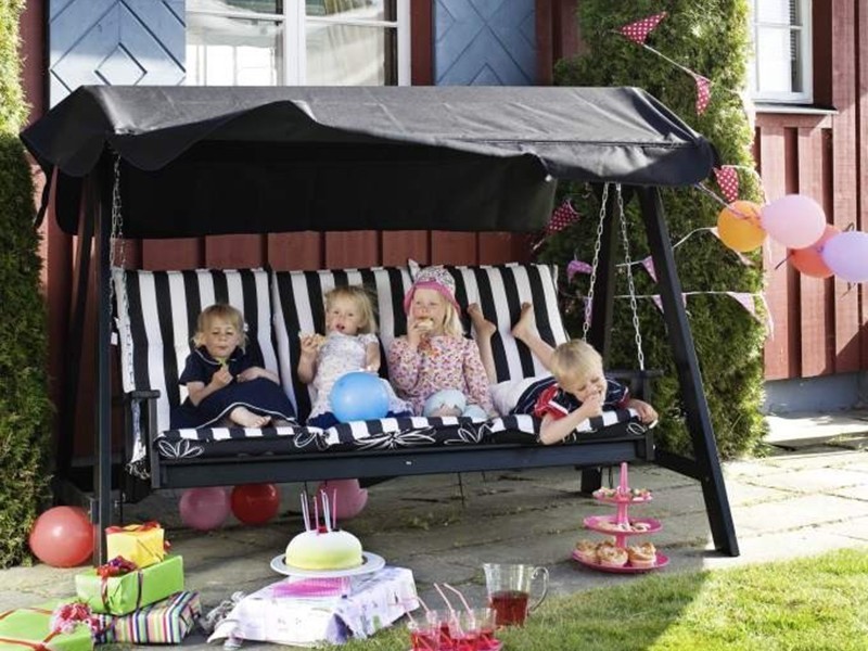 Садовые качели из сосны Kornhult black Brafab