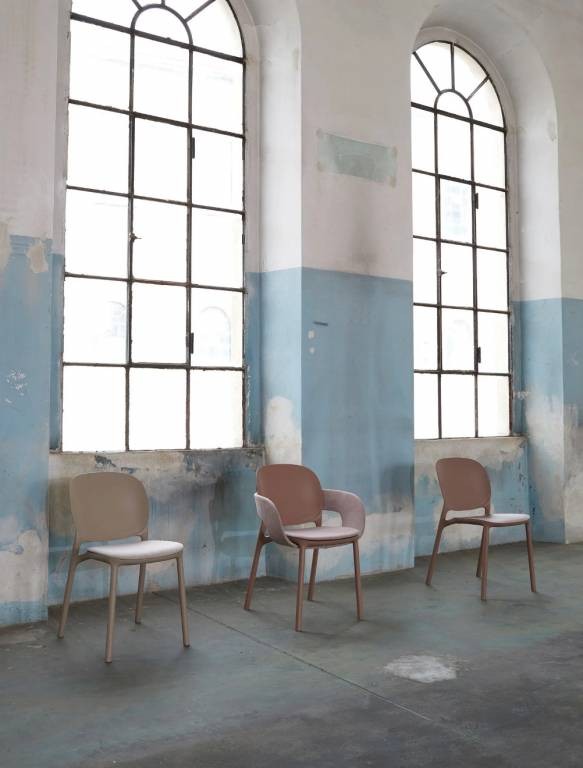 Стул пластиковый Hug тортора Go Green Garden